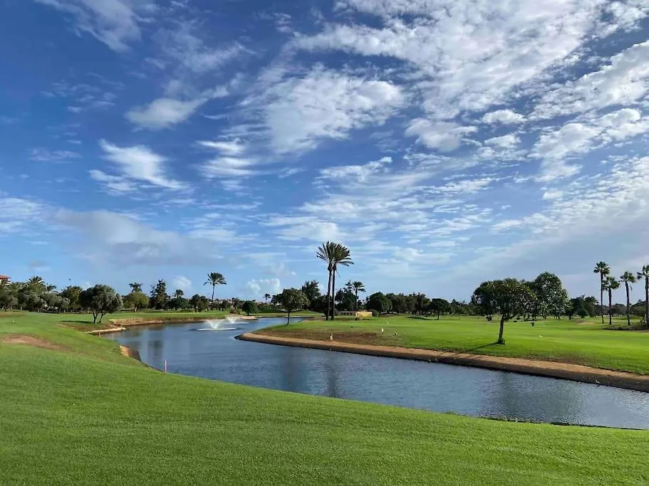 Oasis Golf Villa カレタ・デ・フステ