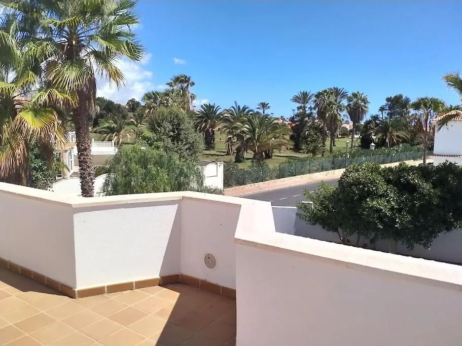 Oasis Golf Villa カレタ・デ・フステ
